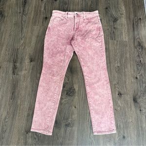 Women’s high-rise distressed skinny jeans.